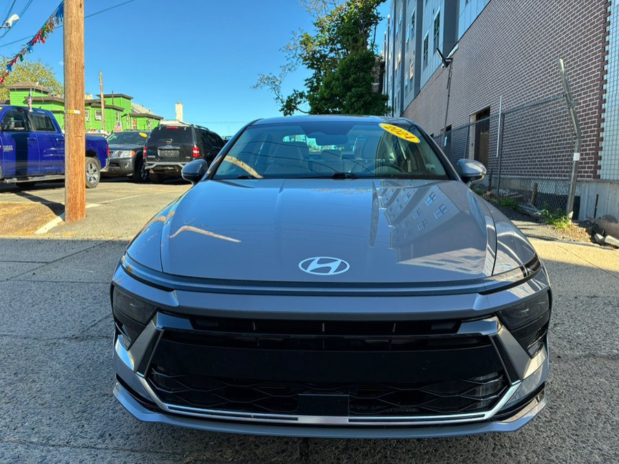 Used 2024 Hyundai Sonata SEL FWD image 2