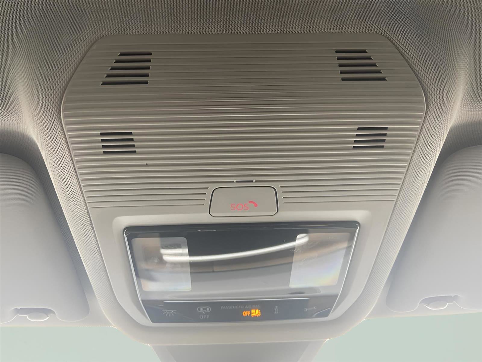 Used 2025 Volkswagen Atlas SE image 35