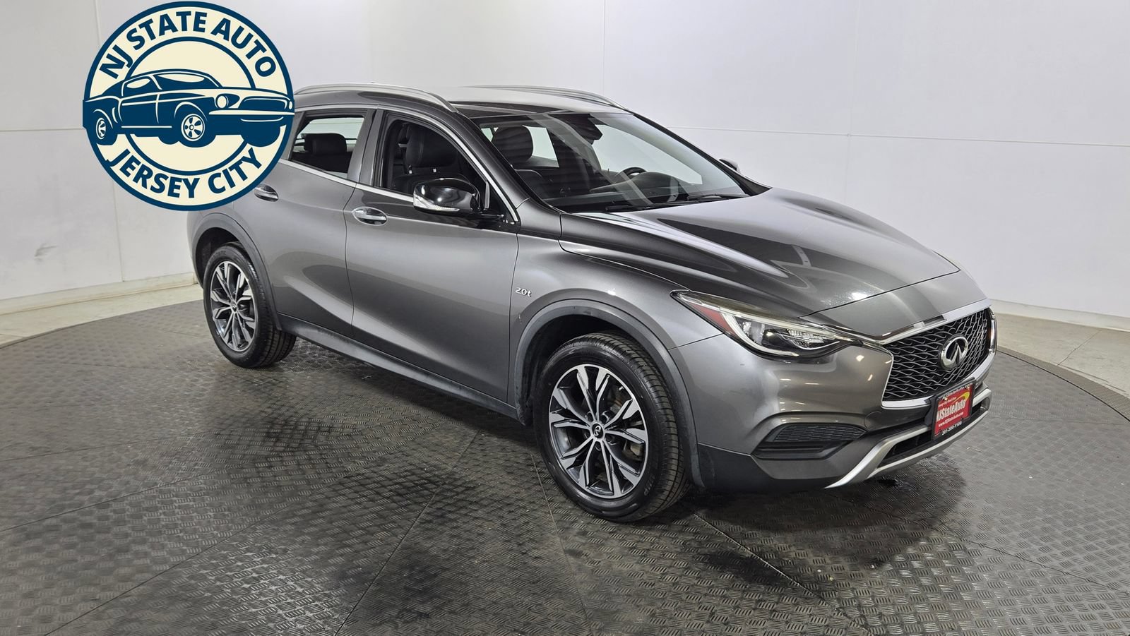 Used 2018 INFINITI QX30 AWD image 9