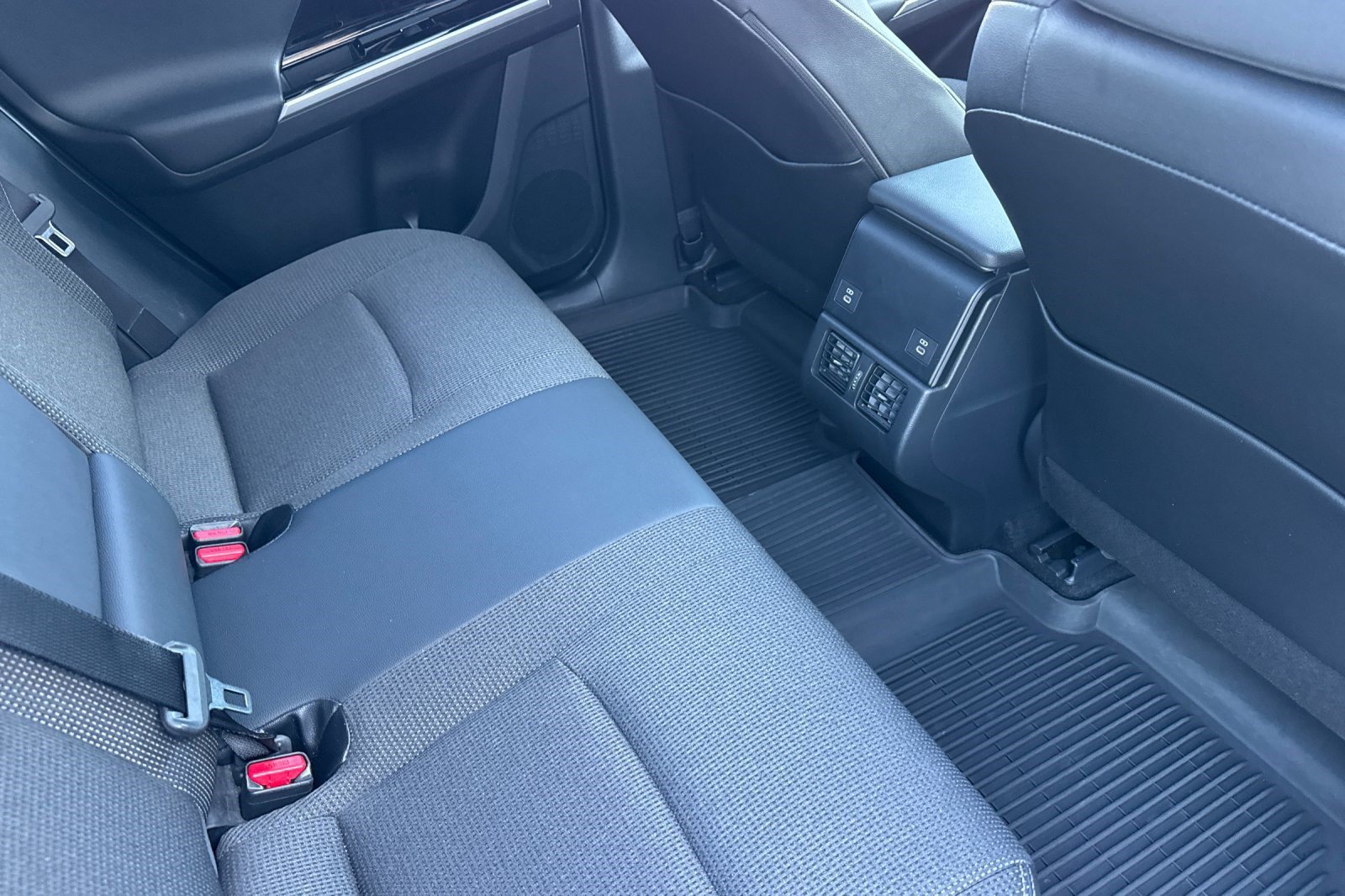 Certified 2025 Toyota bZ4X AWD image 32