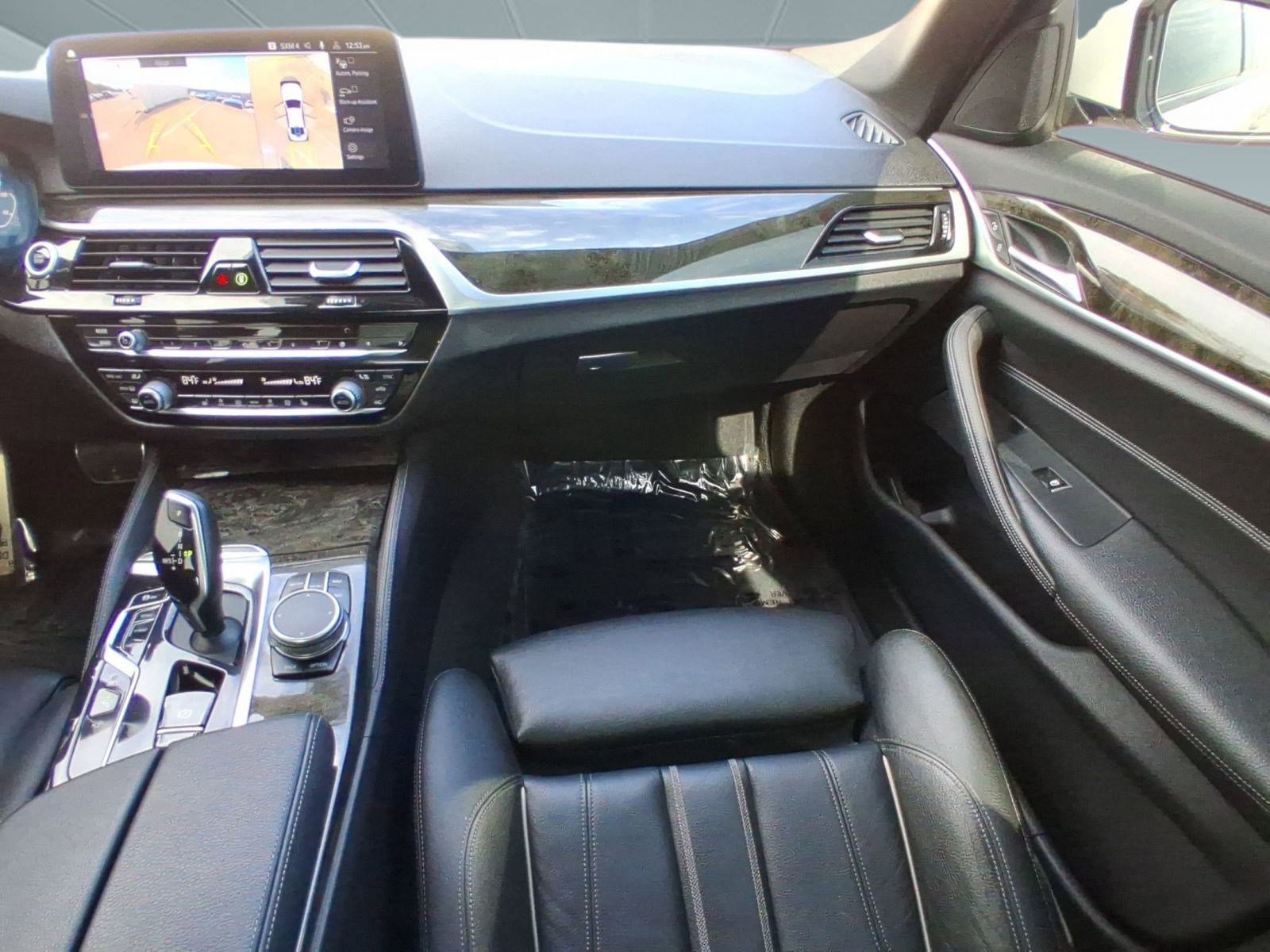 Used 2021 BMW 530e w/ M Sport Package image 26