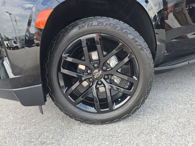 Used 2024 Chevrolet Suburban RST w/ Luxury Package AWD/4WD image 32