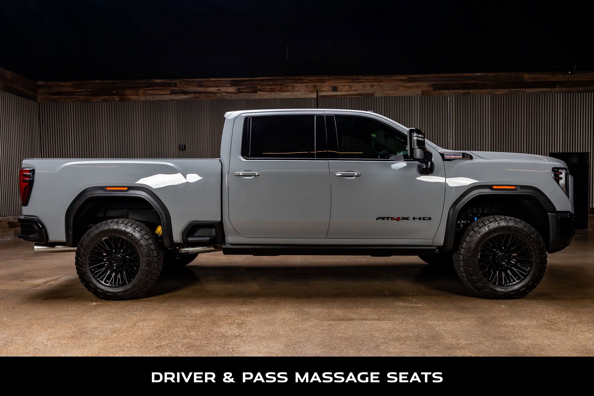 Used 2025 GMC Sierra 2500 AT4X image 10