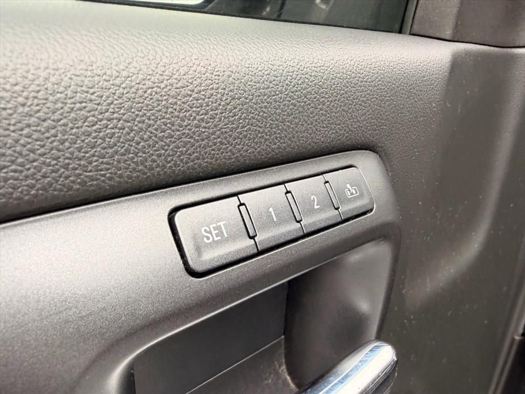 Used 2018 Chevrolet Silverado 1500 LTZ image 20