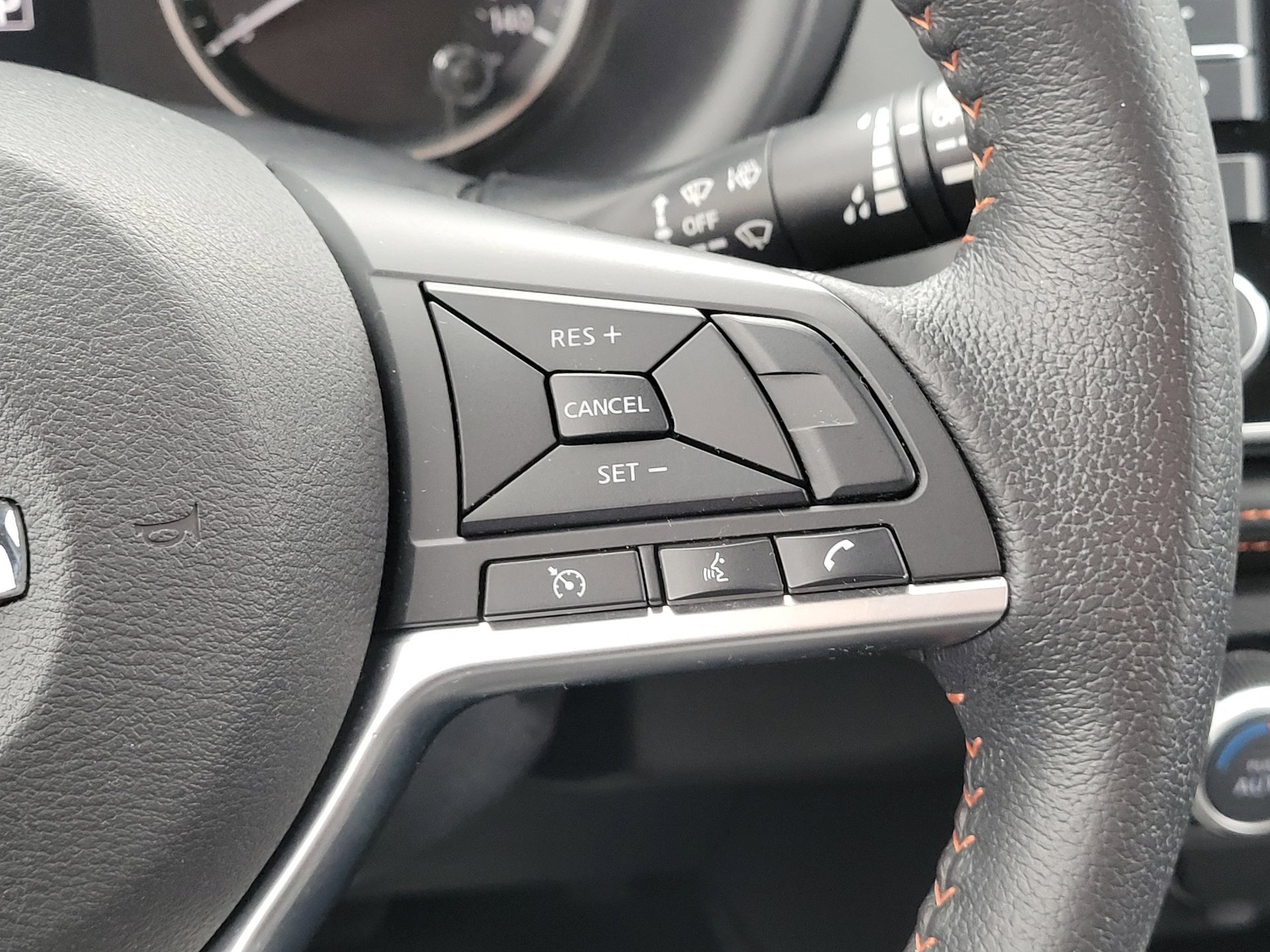 Used 2020 Nissan Kicks SR w/ SR Premium Package image 23