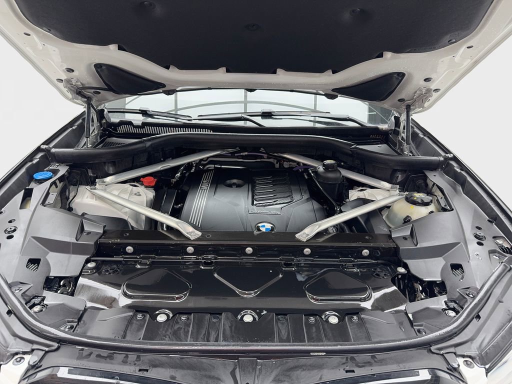 Used 2021 BMW X6 xDrive40i w/ M Sport Package image 12