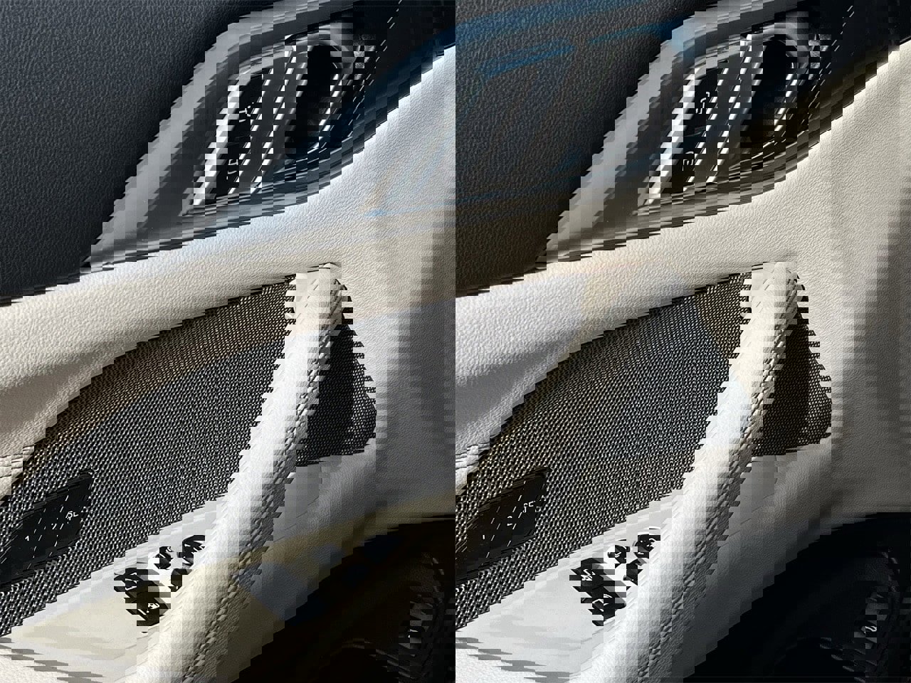 Used 2024 BMW M440i Coupe w/ Premium Package image 22