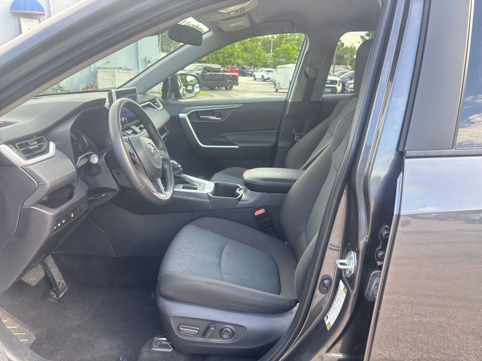 Used 2025 Toyota RAV4 XLE w/ Weather Package FWD image 24