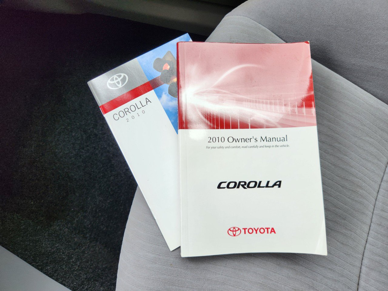 Used 2010 Toyota Corolla LE FWD image 19