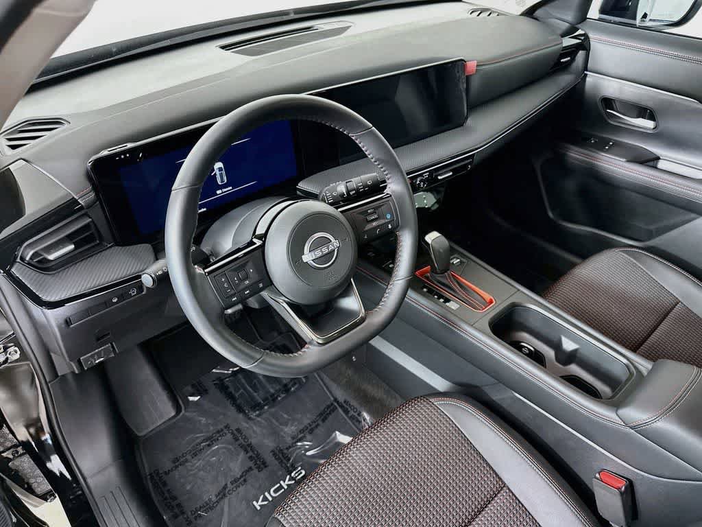 Used 2025 Nissan Kicks SR FWD image 2