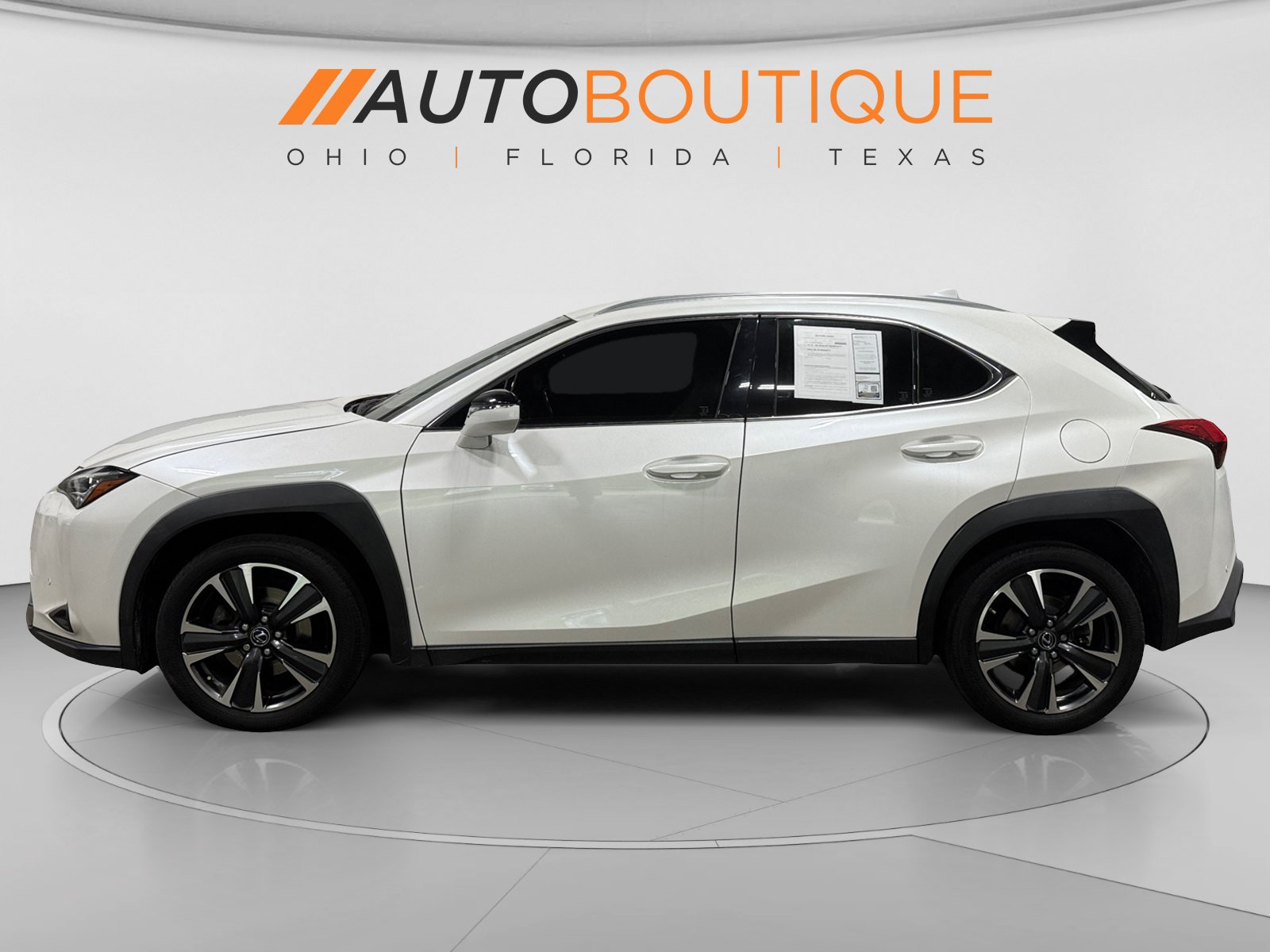 Used 2021 Lexus UX 200 w/ Accessory Package (Z1) FWD image 2