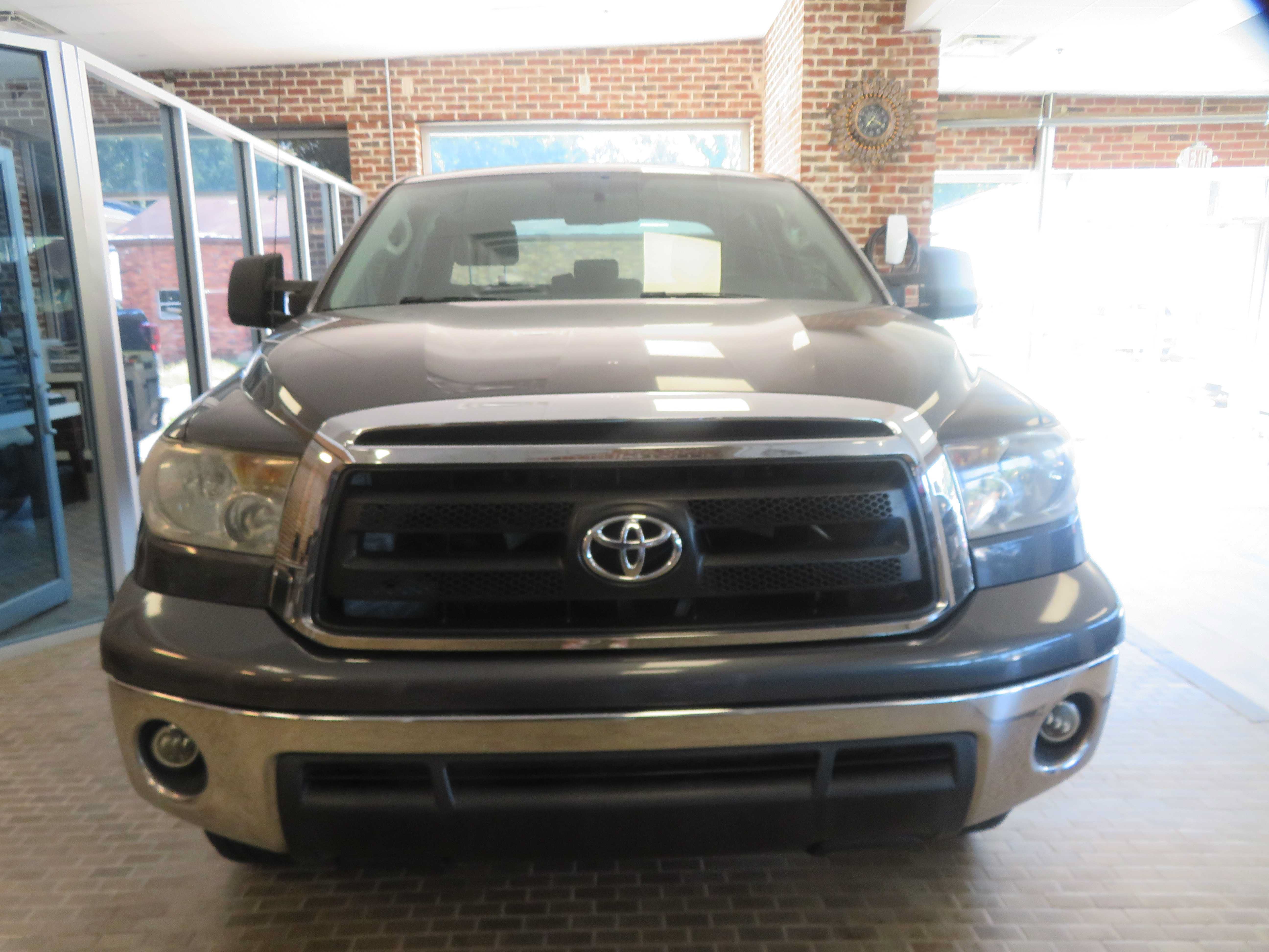 Used 2012 Toyota Tundra 4x4 Double Cab w/ Tow Pkg image 2