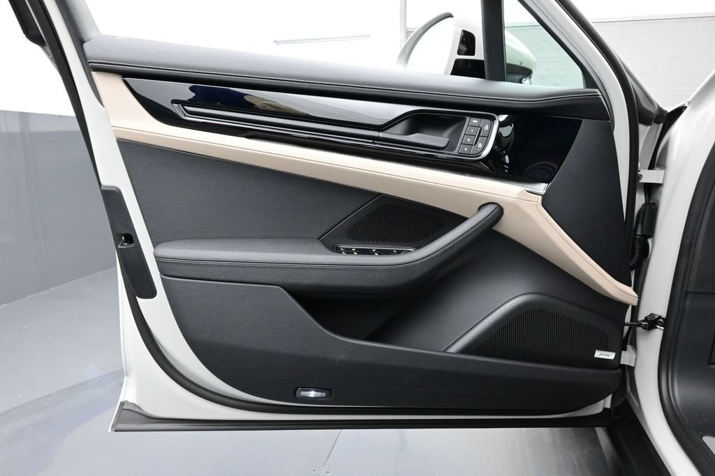 New 2026 Porsche Panamera 4 AWD/4WD image 7