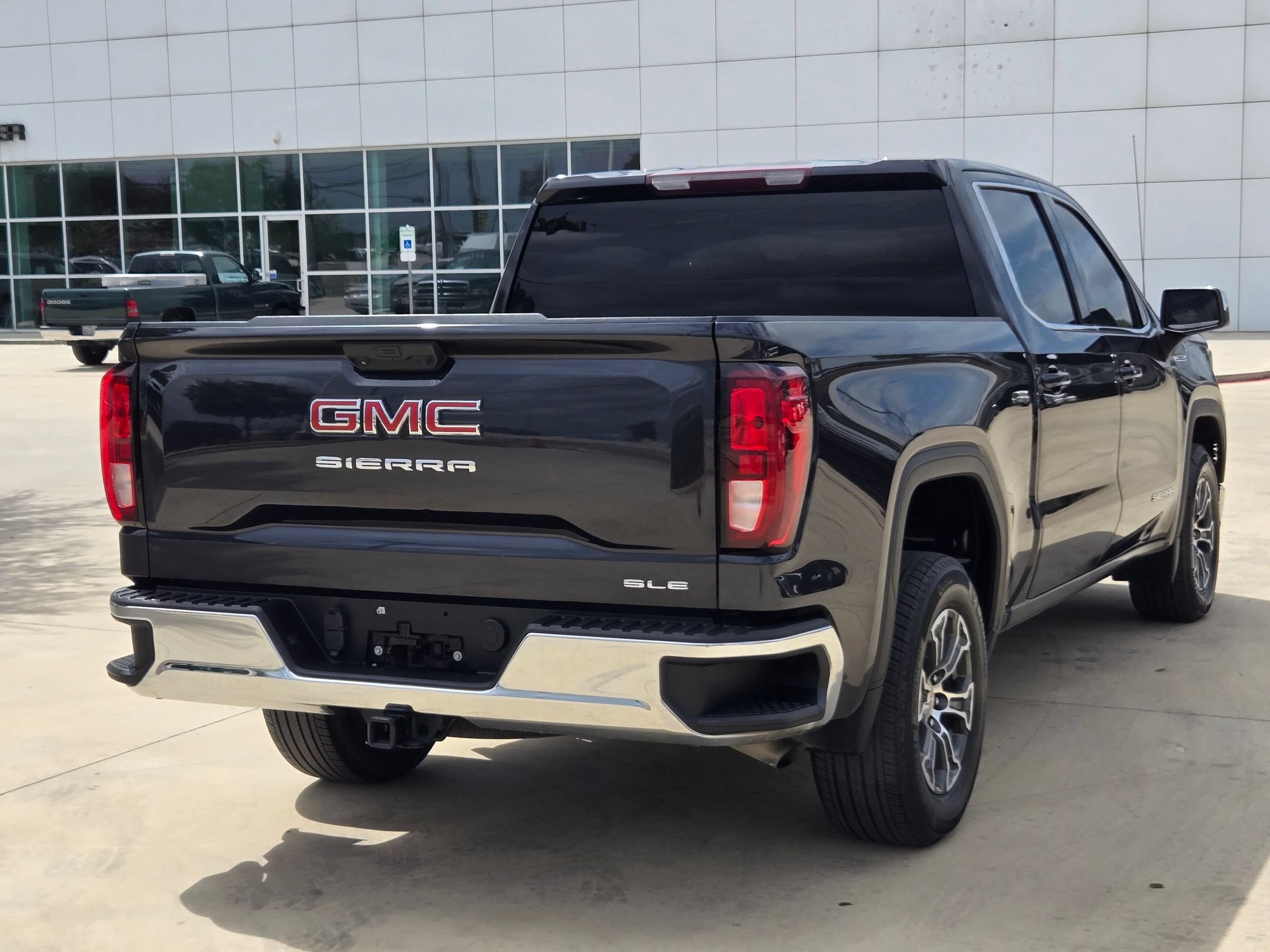 Certified 2023 GMC Sierra 1500 SLE RWD image 17
