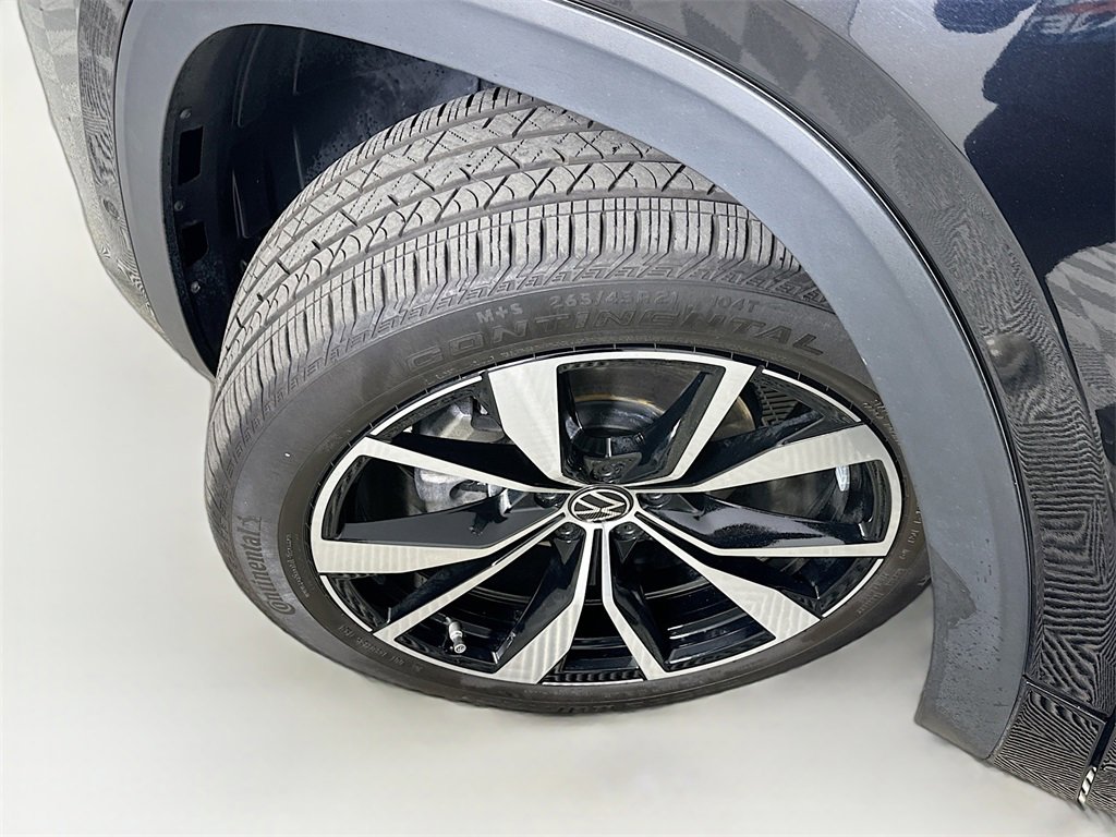 Used 2024 Volkswagen Atlas Cross Sport SEL Premium R-Line image 25