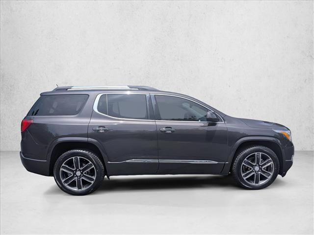 Used 2017 GMC Acadia Denali w/ Technology Package AWD/4WD image 4