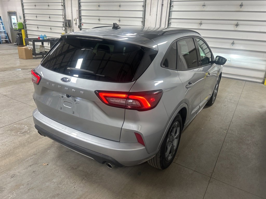 Used 2024 Ford Escape ST-Line w/ Cold Weather Package image 4