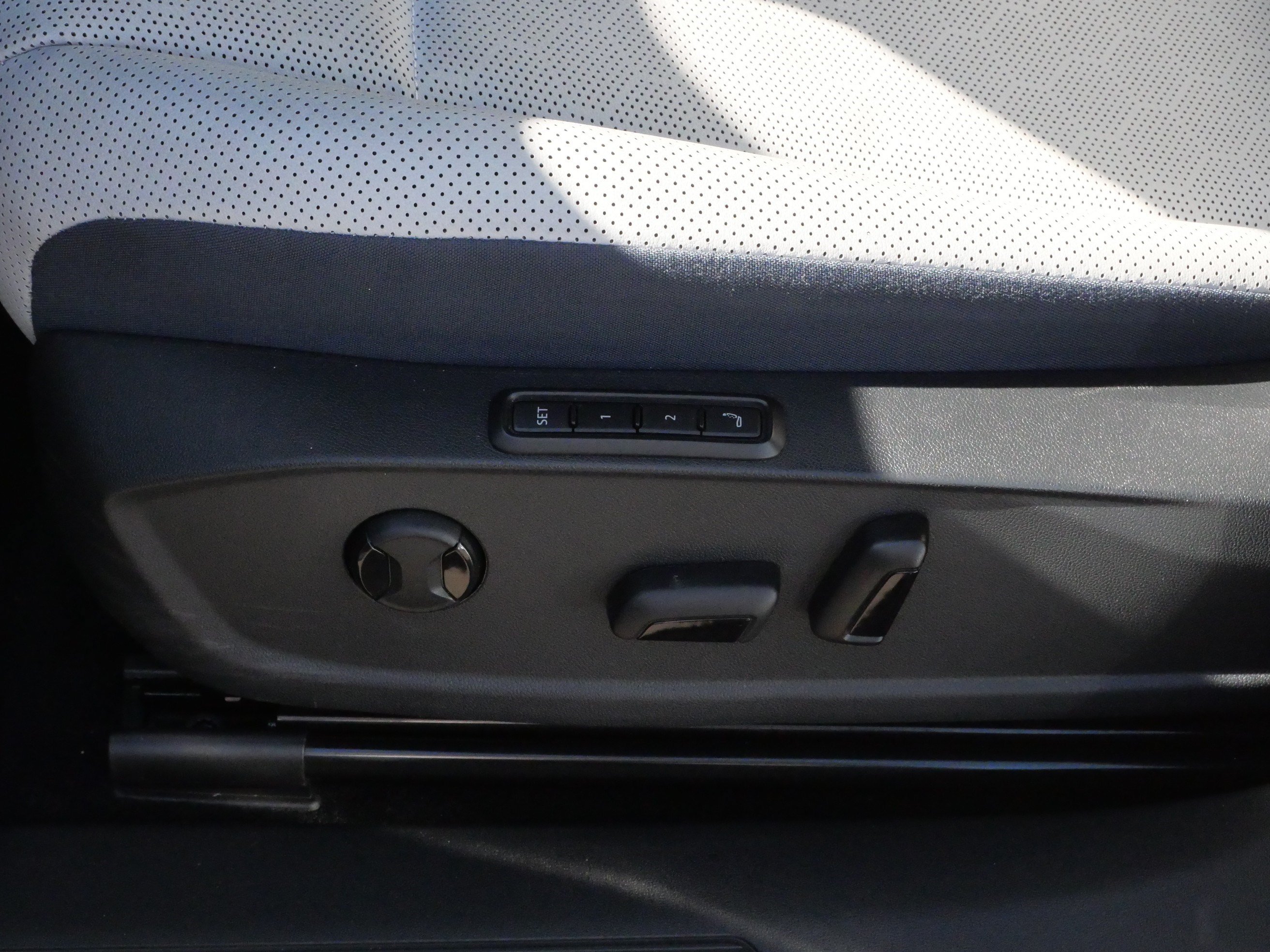 Certified 2025 Volkswagen ID.4 Pro S AWD/4WD image 20