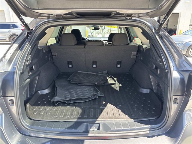 Used 2022 Subaru Outback Premium image 8
