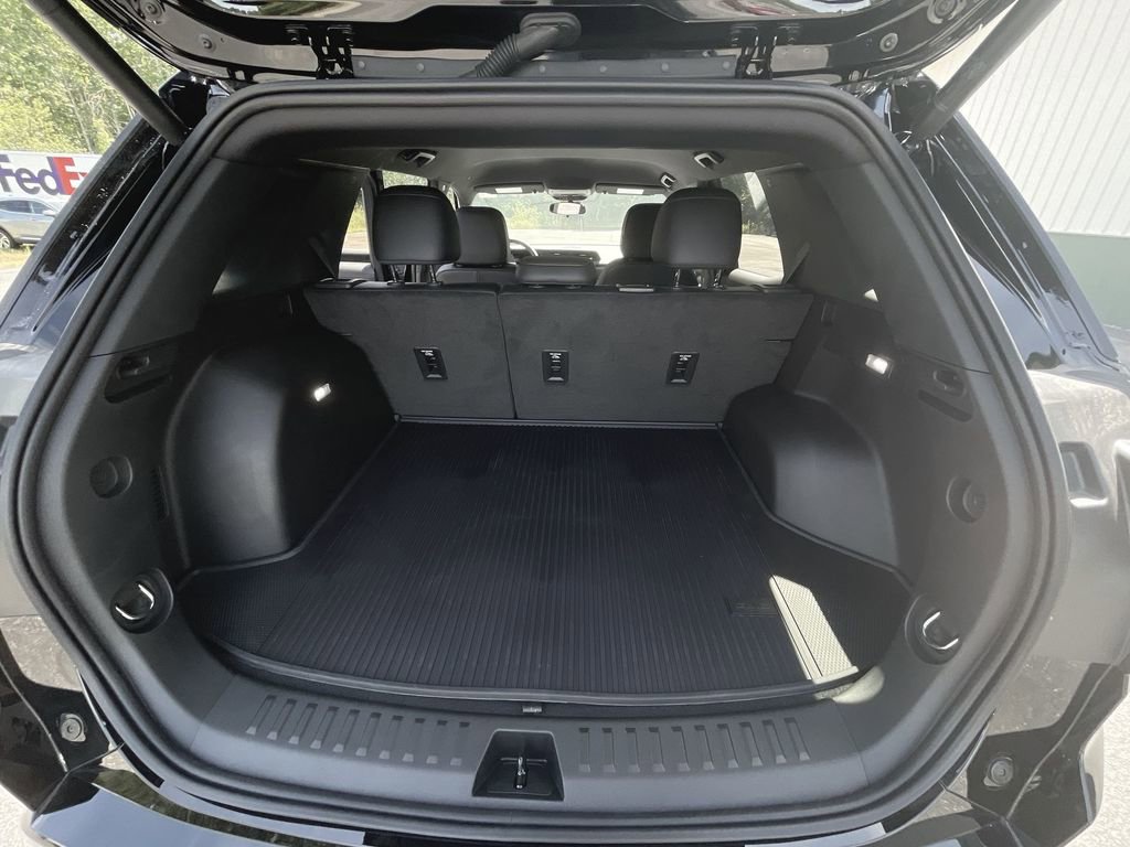 New 2026 GMC Terrain AT4 w/ LPO, Floor Liner Package image 32