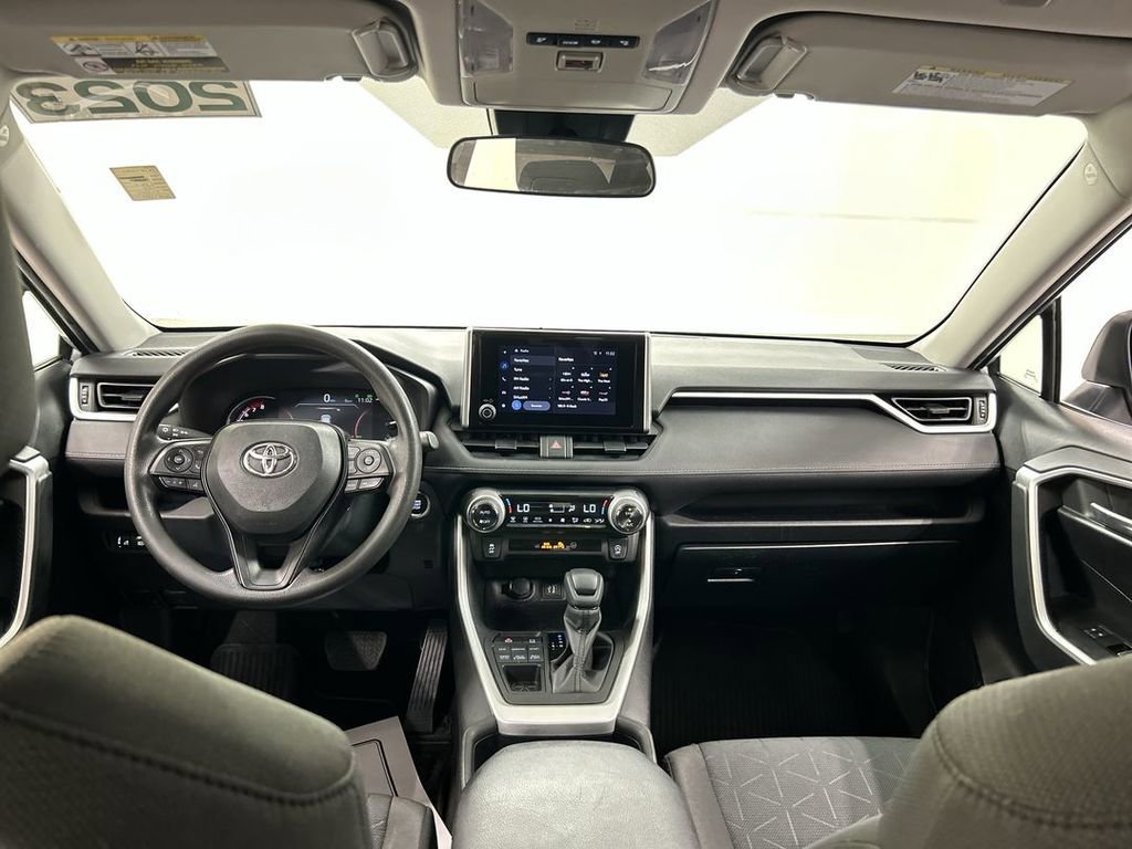 Used 2023 Toyota RAV4 XLE AWD/4WD image 18