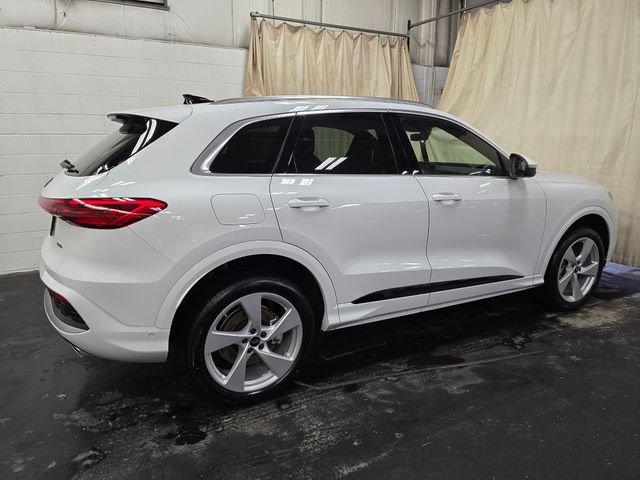 Certified 2025 Audi Q5 Premium Plus w/ Premium Plus AWD/4WD image 7