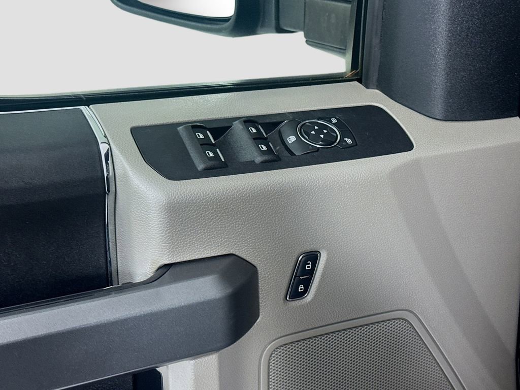 Used 2017 Ford F350 XLT w/ Camper Package image 13