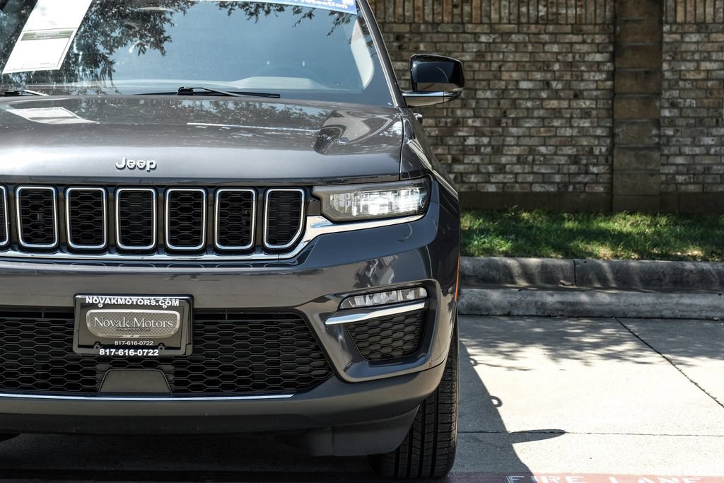 Used 2023 Jeep Grand Cherokee Limited AWD/4WD image 59