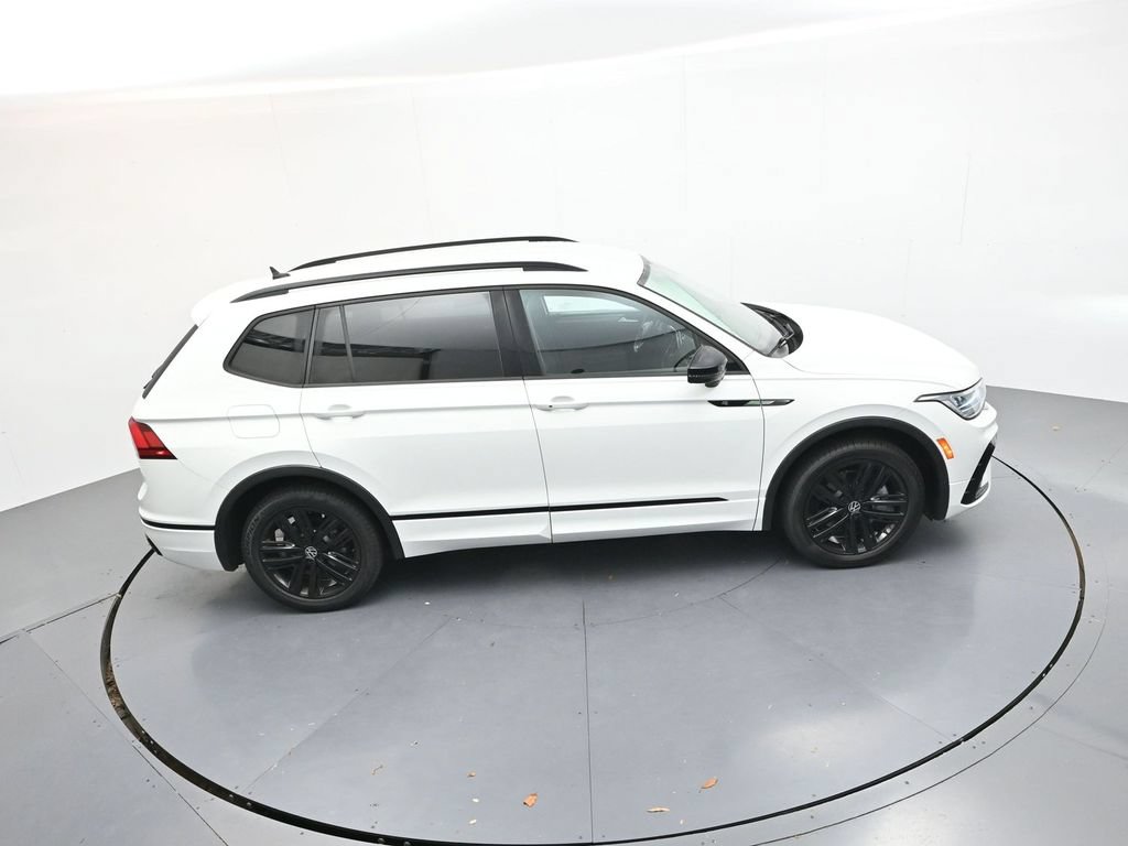 Used 2022 Volkswagen Tiguan SE R-Line FWD image 25