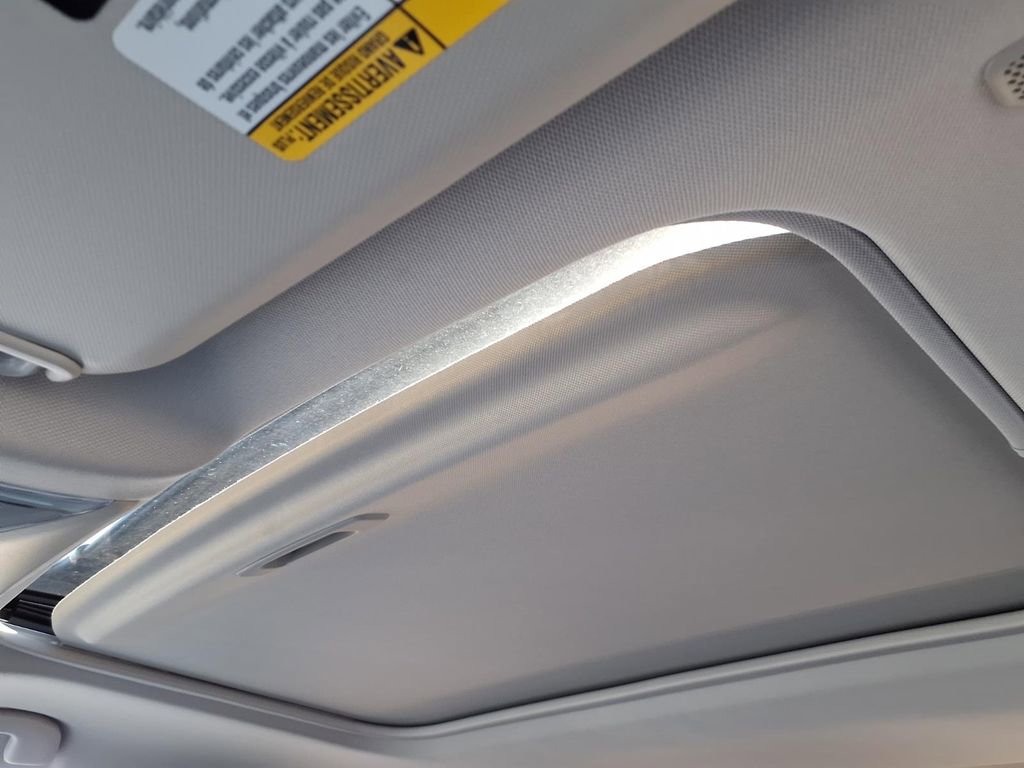 Used 2025 Toyota RAV4 XLE w/ Convenience Package image 24