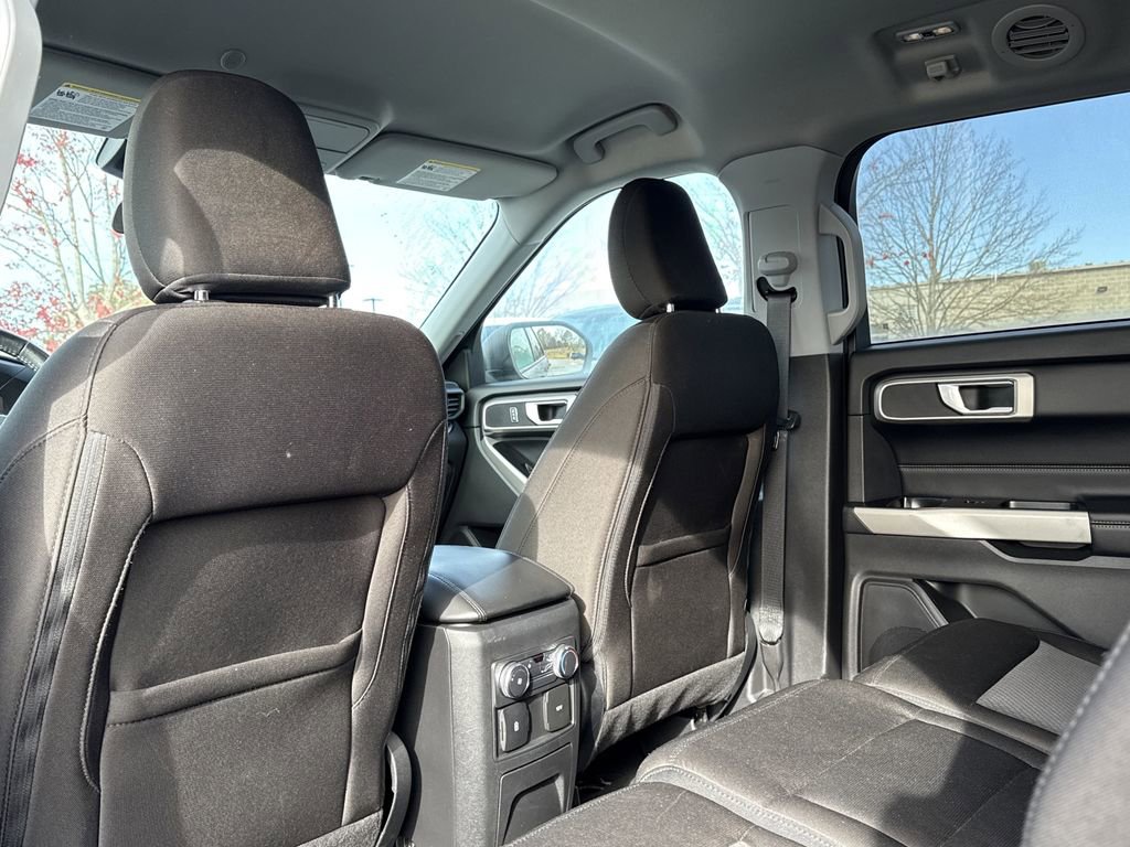 Used 2022 Ford Explorer XLT image 13