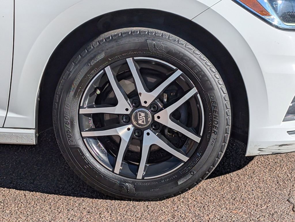 Used 2019 Volkswagen Jetta SEL Premium image 10