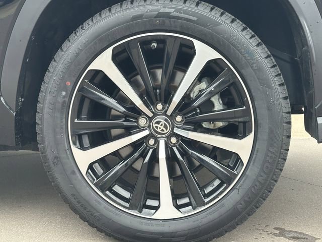 Used 2021 Toyota Highlander XSE FWD image 9