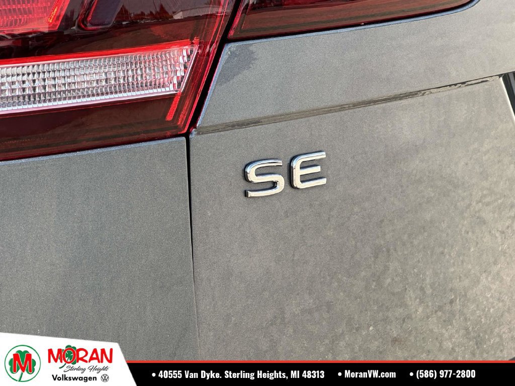 Used 2024 Volkswagen Tiguan SE R-Line AWD/4WD image 10