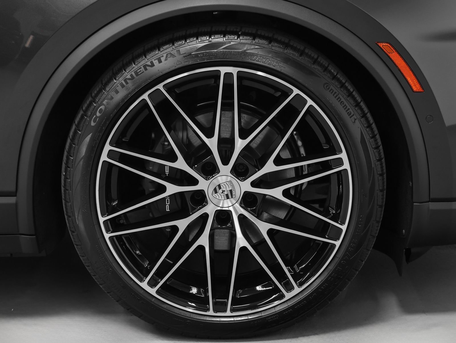 New 2026 Porsche Macan 4 Electric AWD/4WD image 16