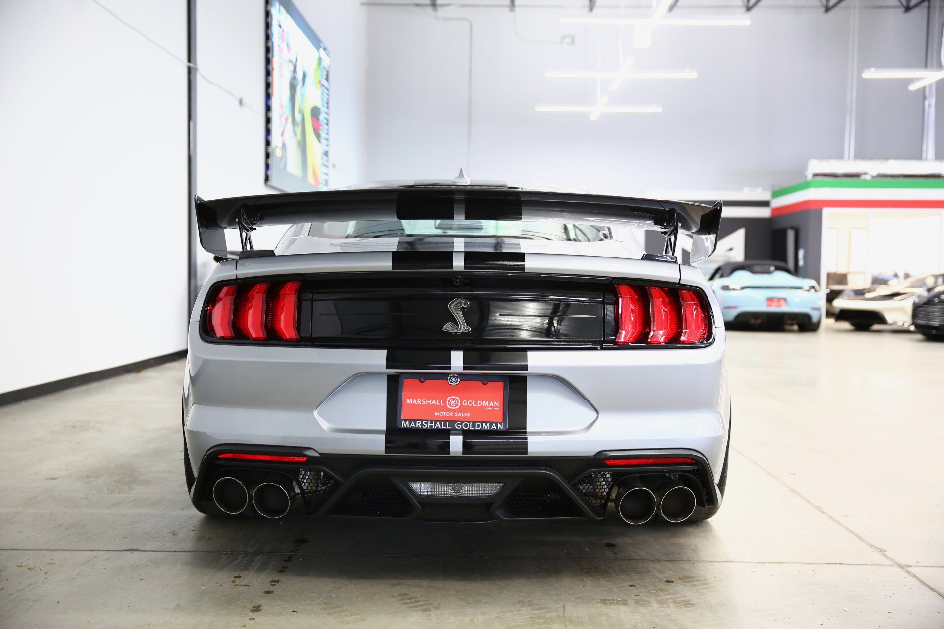 Used 2021 Ford Mustang Shelby GT500 w/ Carbon Fiber Track Pack RWD image 6