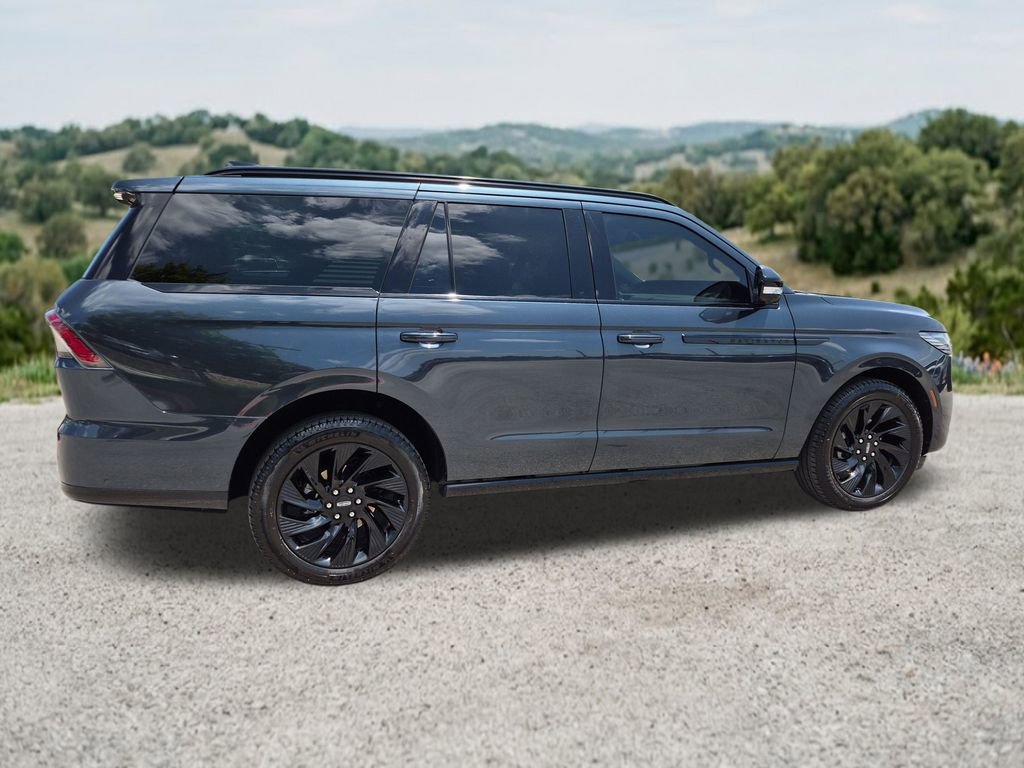 Used 2025 Lincoln Navigator Reserve w/ Jet Appearance Package AWD/4WD image 11