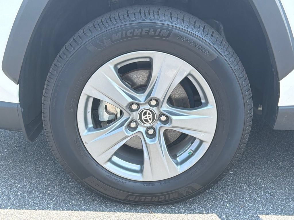 Used 2024 Toyota RAV4 LE AWD/4WD image 13