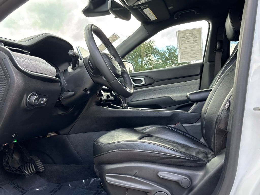 Used 2023 Jeep Compass Latitude image 23