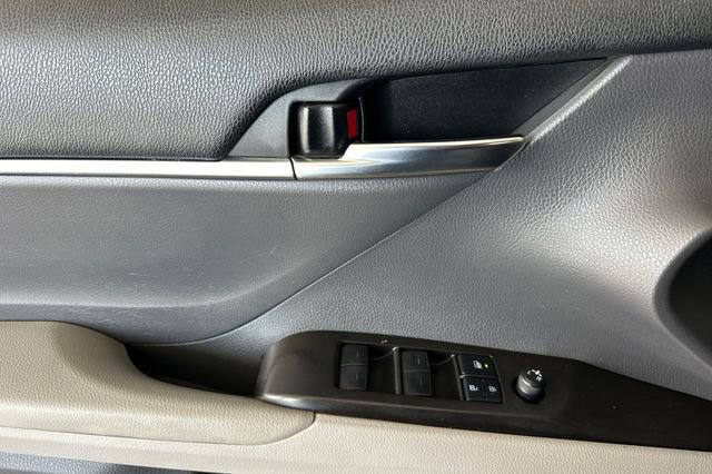 Used 2022 Toyota Camry LE FWD image 12
