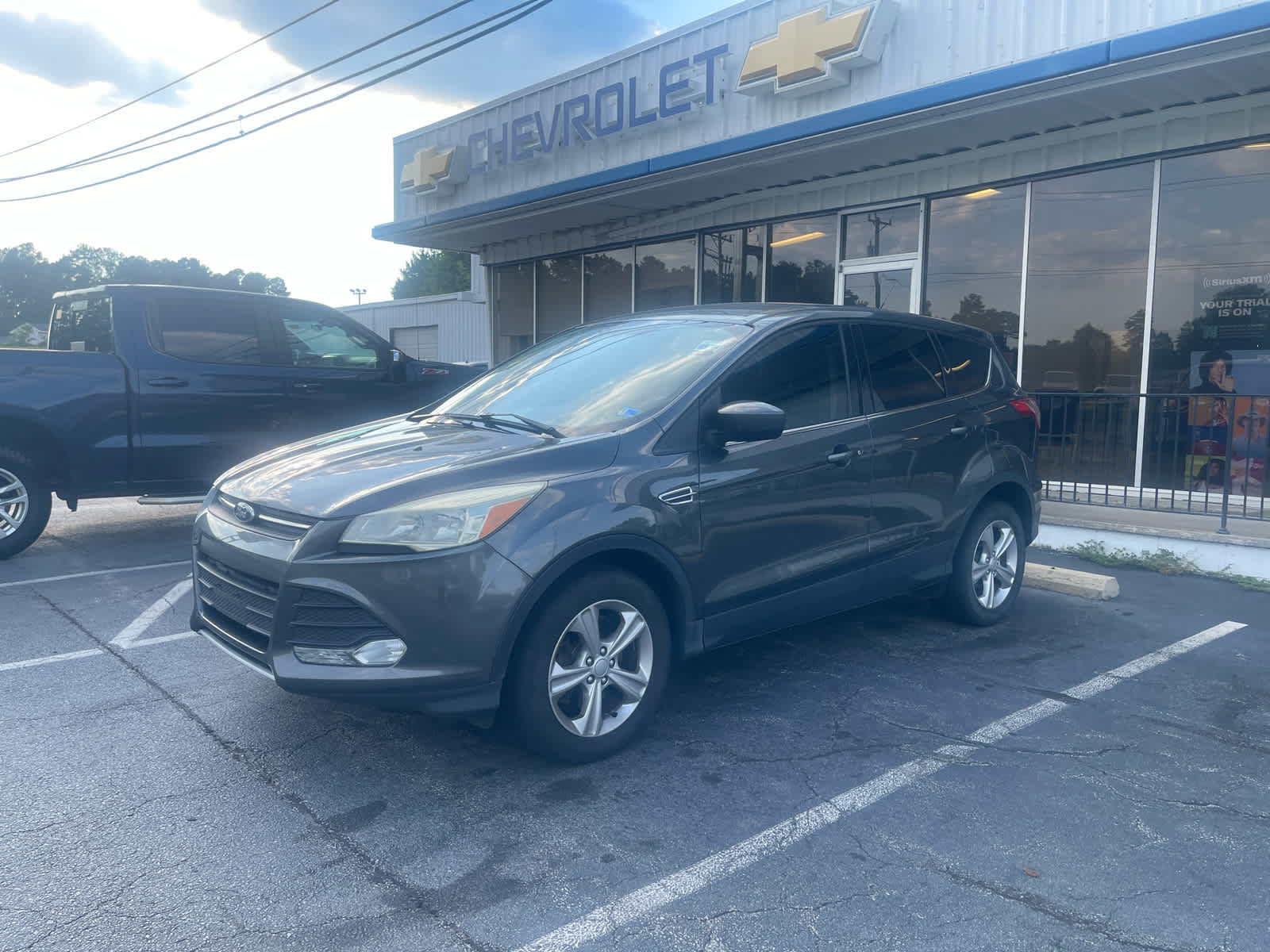 Used 2016 Ford Escape SE AWD/4WD image 3