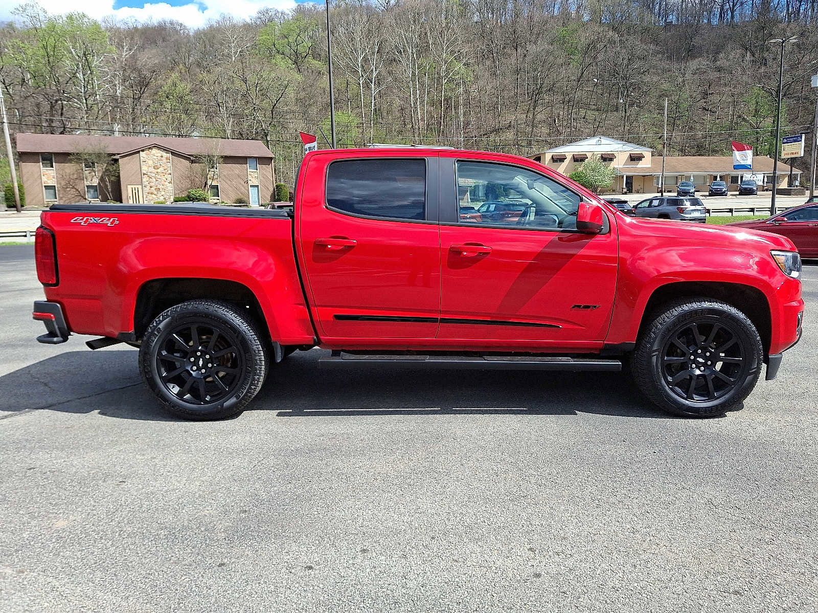Used 2019 Chevrolet Colorado LT w/ Colorado RST Special Edition image 7