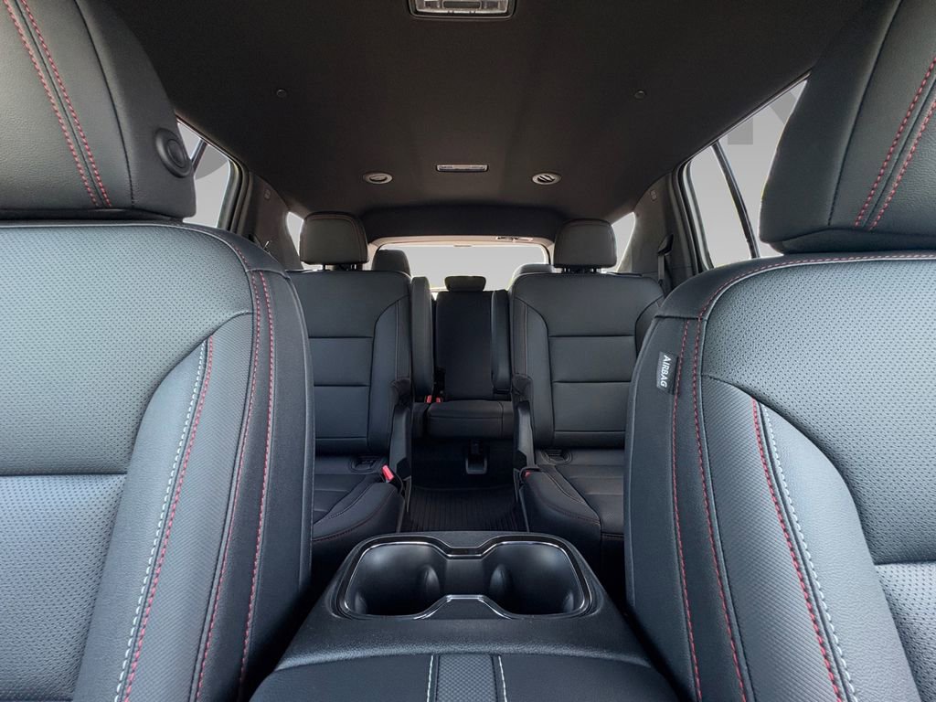 New 2026 Chevrolet Traverse Z71 w/ Enhanced Driving Package AWD/4WD image 2