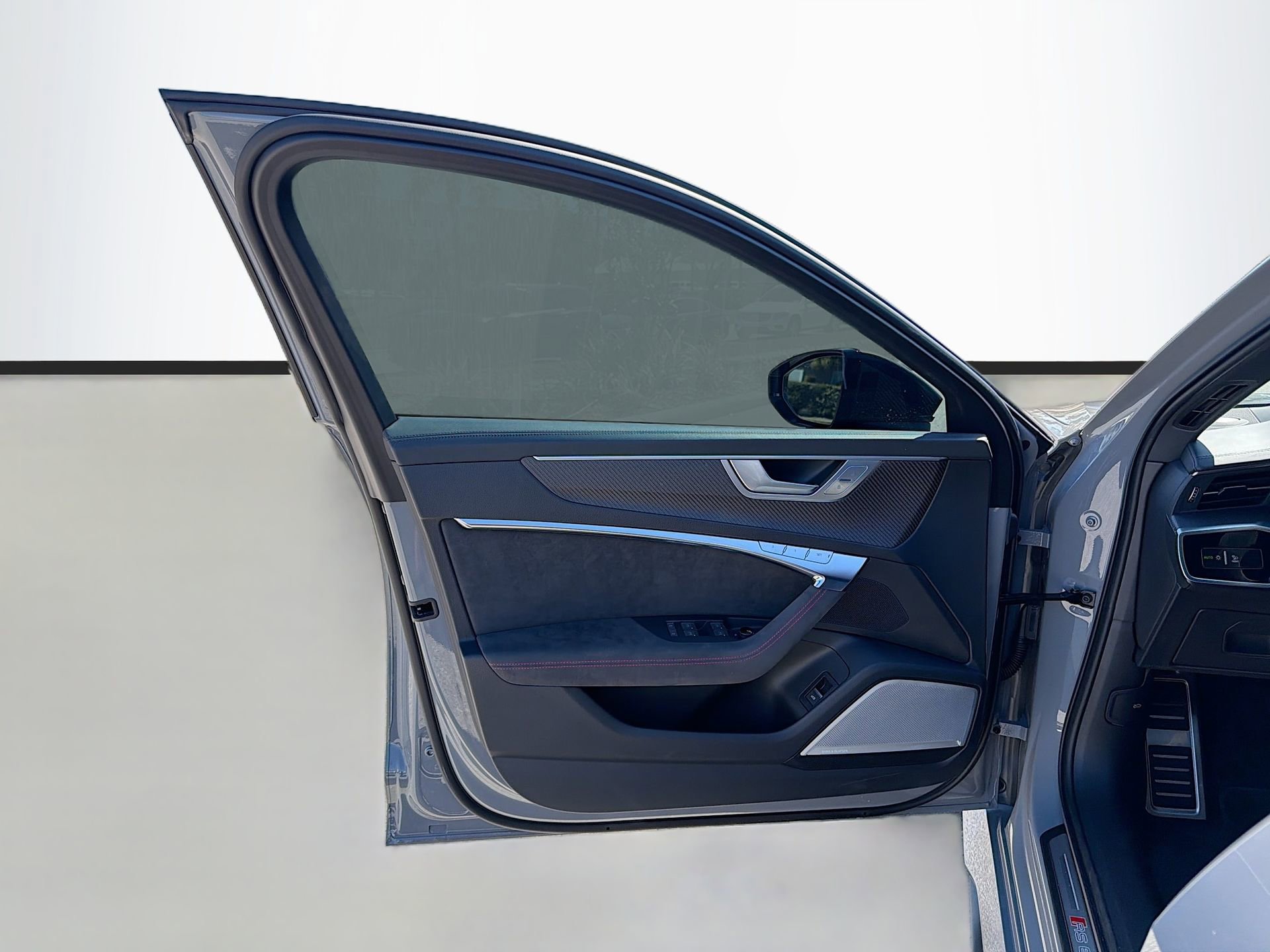 Used 2025 Audi RS 6 performance image 23