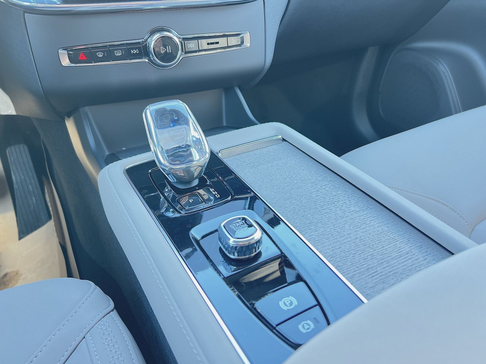 New 2026 Volvo XC90 B6 Plus w/ Protection Package Premier AWD/4WD image 30