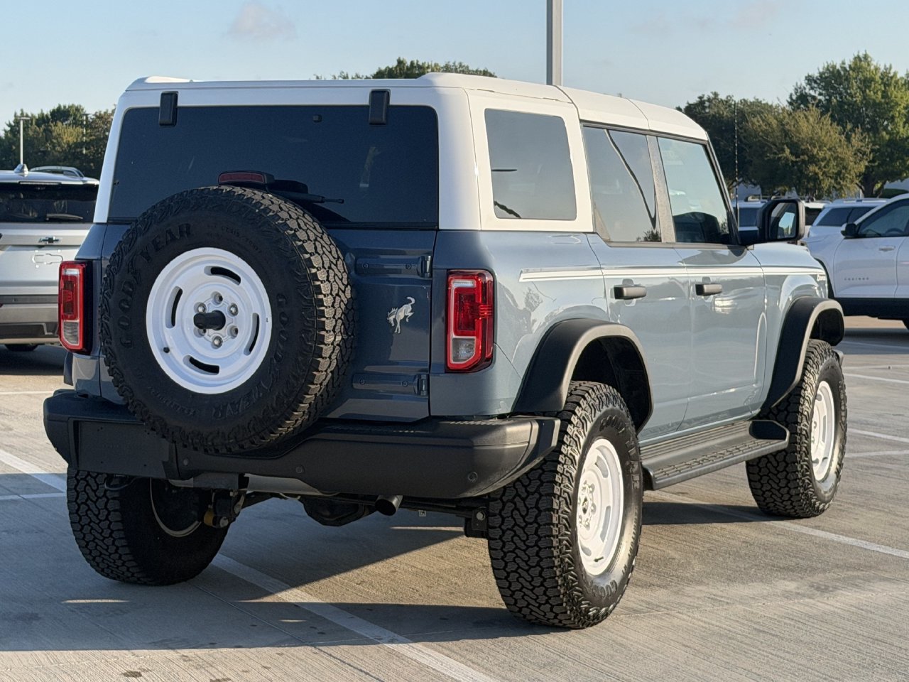 Used 2025 Ford Bronco Heritage Edition AWD/4WD image 4