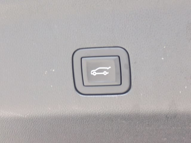 Used 2025 Chevrolet Tahoe LT AWD/4WD image 15