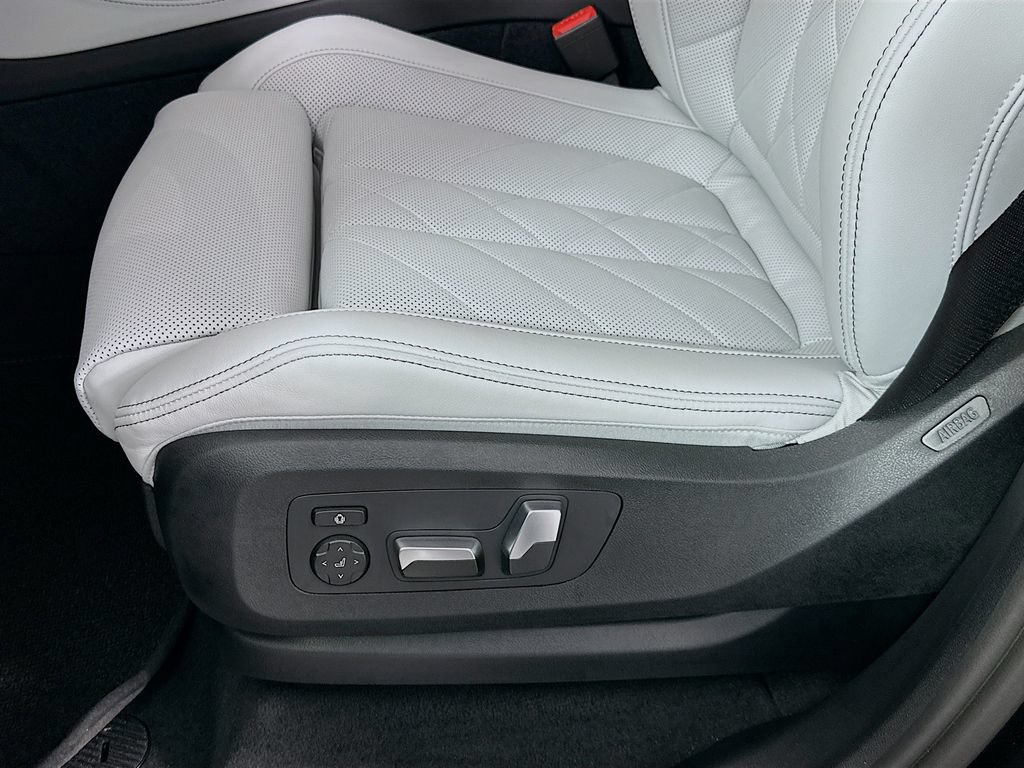 Used 2026 BMW X5 sDrive40i w/ Premium Package RWD image 21