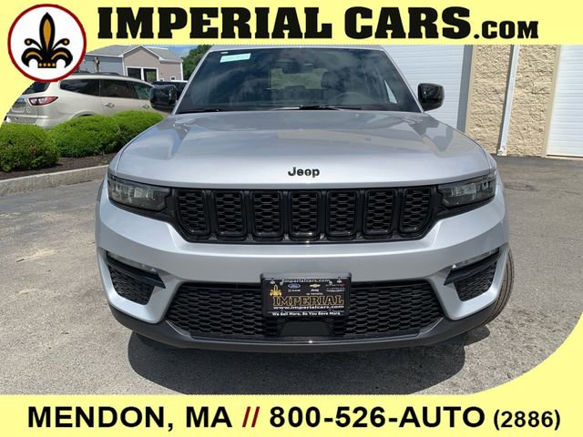 New 2025 Jeep Grand Cherokee Limited w/ Black Appearance Package image 4