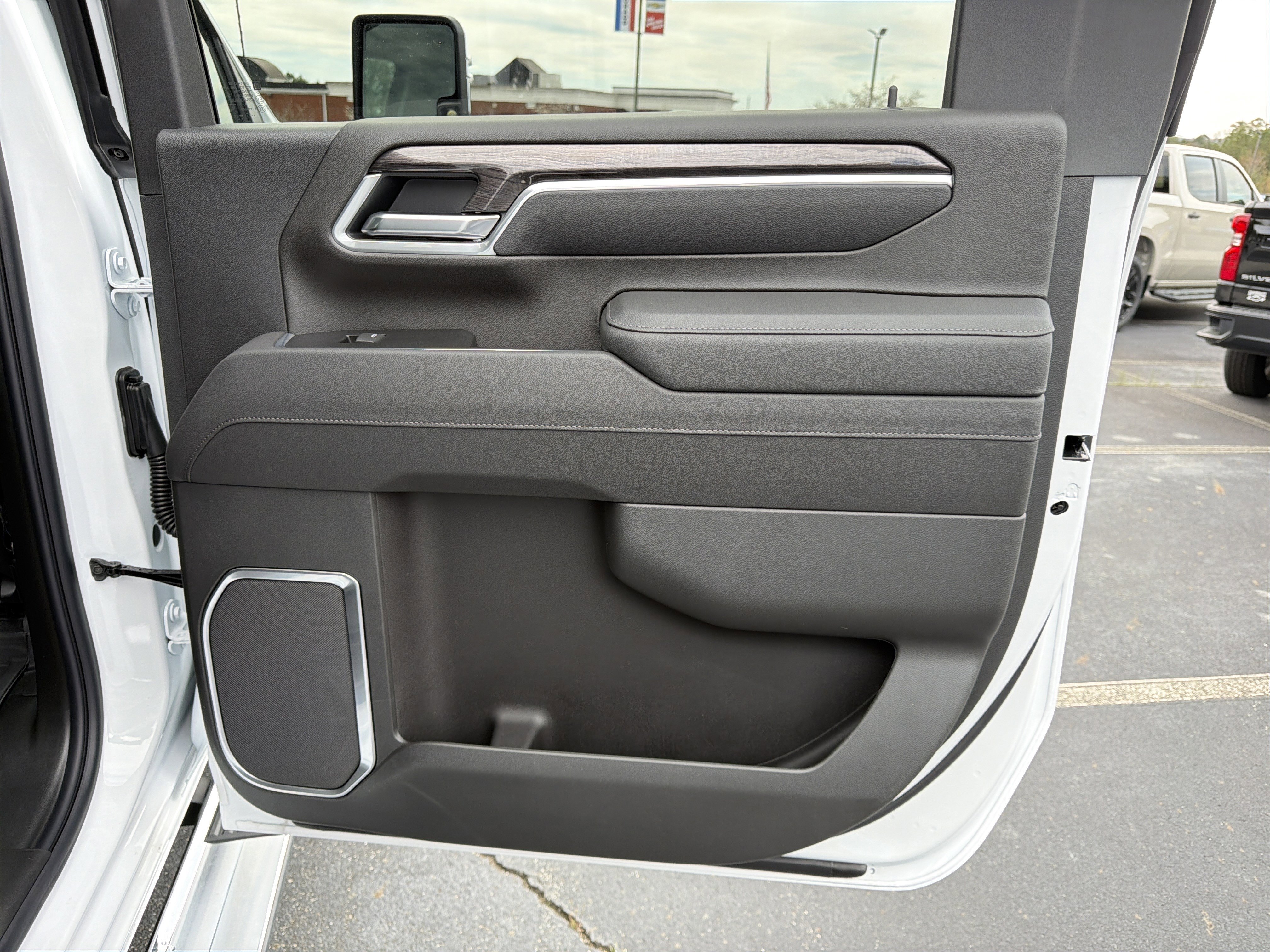 New 2026 Chevrolet Silverado 2500 LTZ w/ LTZ Convenience Package image 16